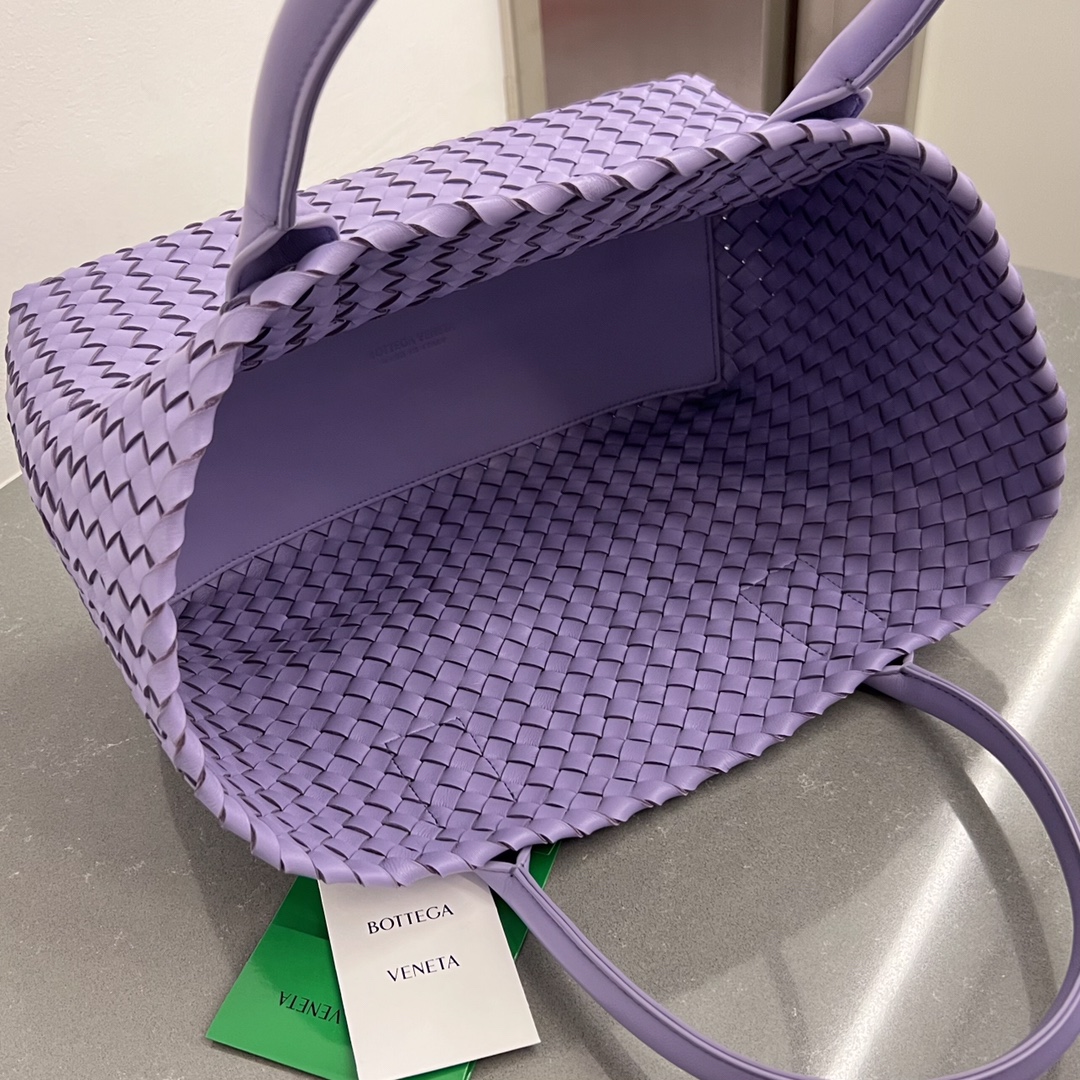 Small Cabat Intreccio Leather Tote Bag Lavender 